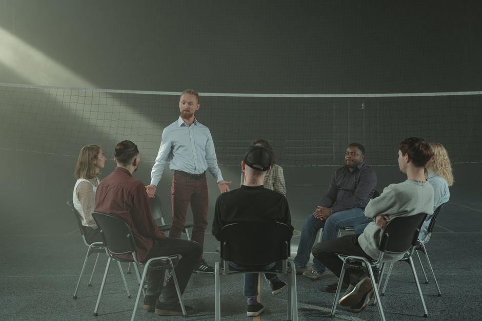 alcohol recovery support program group circle
